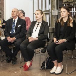 Midden: Ms. Dominika Barillová, Trade and Economic Policy Advisor of the Embassy of the Slovac Republic Midden: Ms. Dominika Barillová, Trade and Economic Policy Advisor of the Embassy of the Slovac Republic