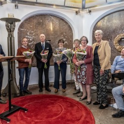 Betrokken vrijwilligers in de bloemen gezet Betrokken vrijwilligers in de bloemen gezet