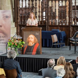 Jessica den Outer is de spreker van de Comeniuslezing 2024.