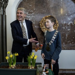 Wethouder Nico Schimmel en Kinderburgemeester Xavier van Dijk