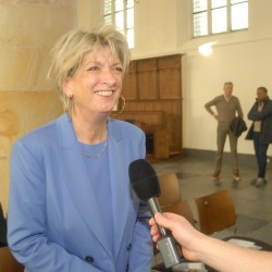 Tineke Ceelen wordt geïnterviewd Tineke Ceelen wordt geïnterviewd