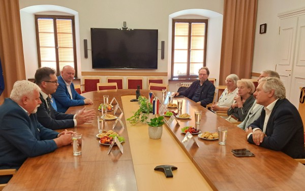 Comenius brengt Naarden en Uherský Brod opnieuw dichter bij elkaar Comenius brengt Naarden en Uherský Brod opnieuw dichter bij elkaar